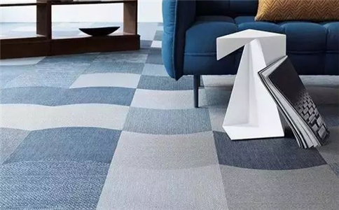PVC编织地毯与木地板性能比较